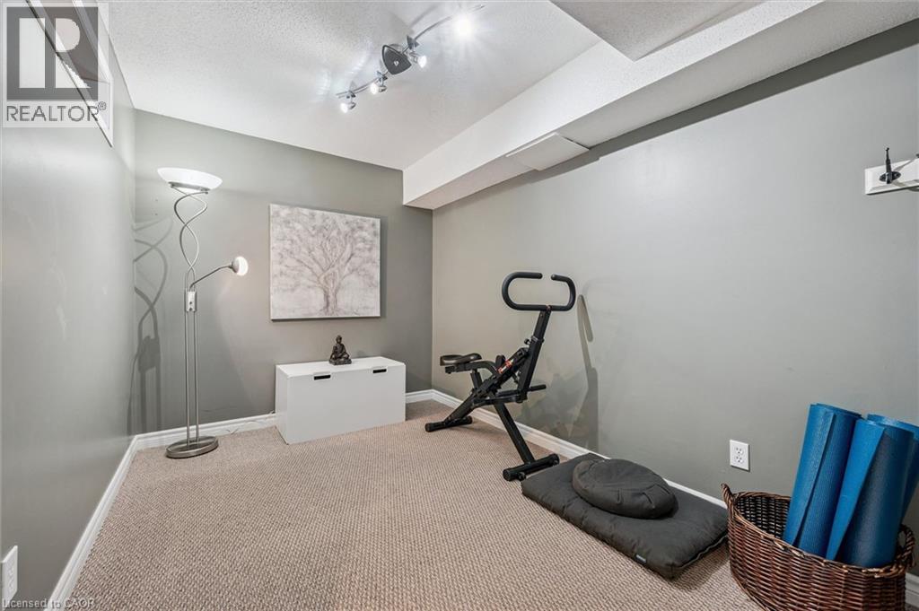 707 Commonwealth Crescent, Kitchener, Ontario  N2E 4J8 - Photo 34 - 40820109