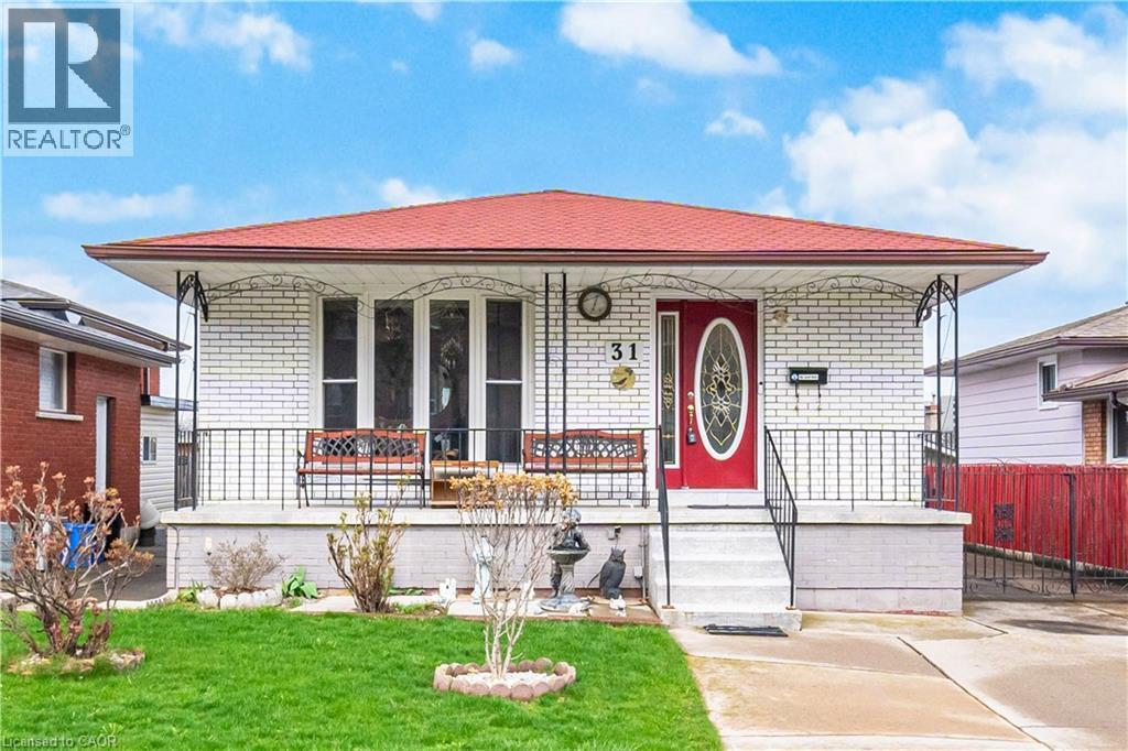 31 SUMMERCREST Drive, Hamilton, Ontario