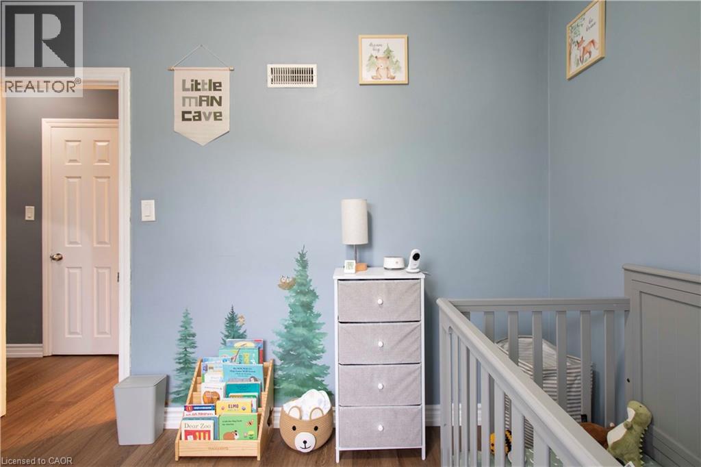 149 E 34th Street, Hamilton, Ontario  L8V 3W7 - Photo 18 - 40821836