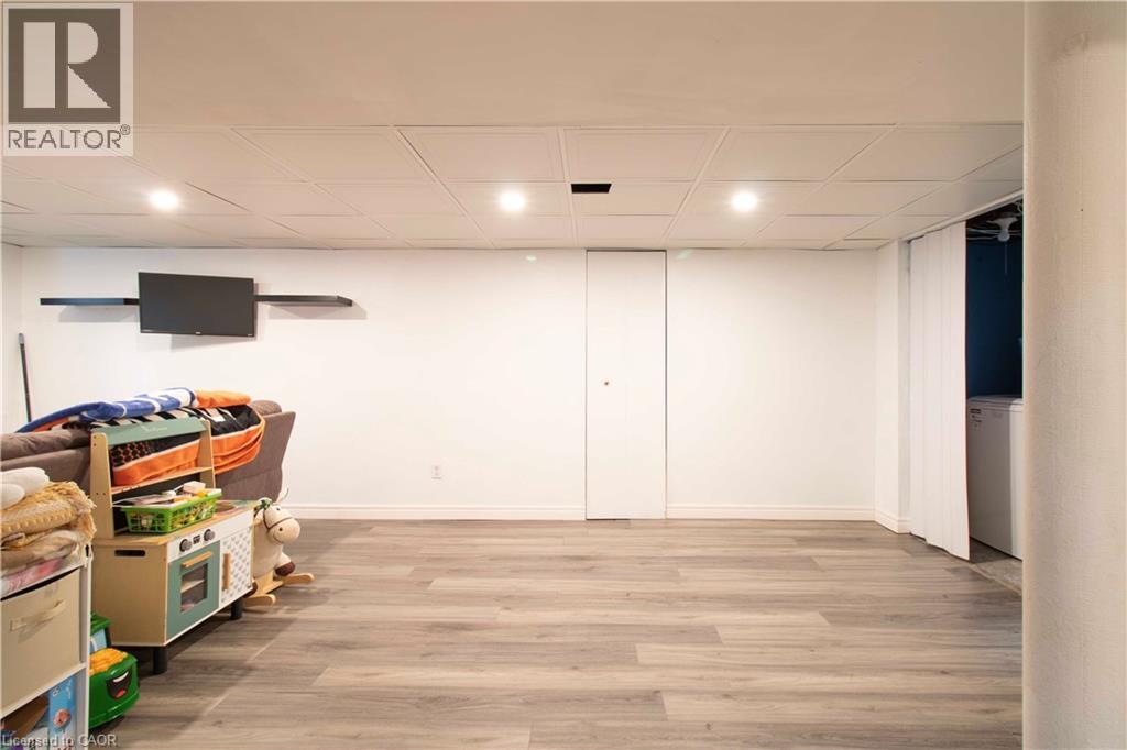 149 E 34th Street, Hamilton, Ontario  L8V 3W7 - Photo 30 - 40821836