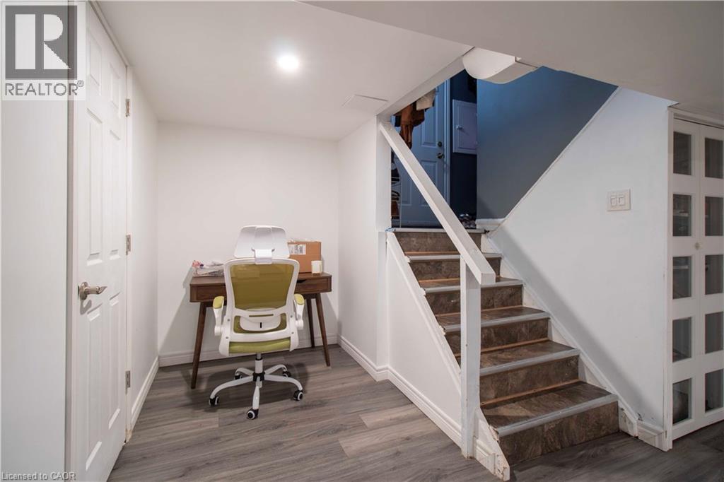 149 E 34th Street, Hamilton, Ontario  L8V 3W7 - Photo 37 - 40821836