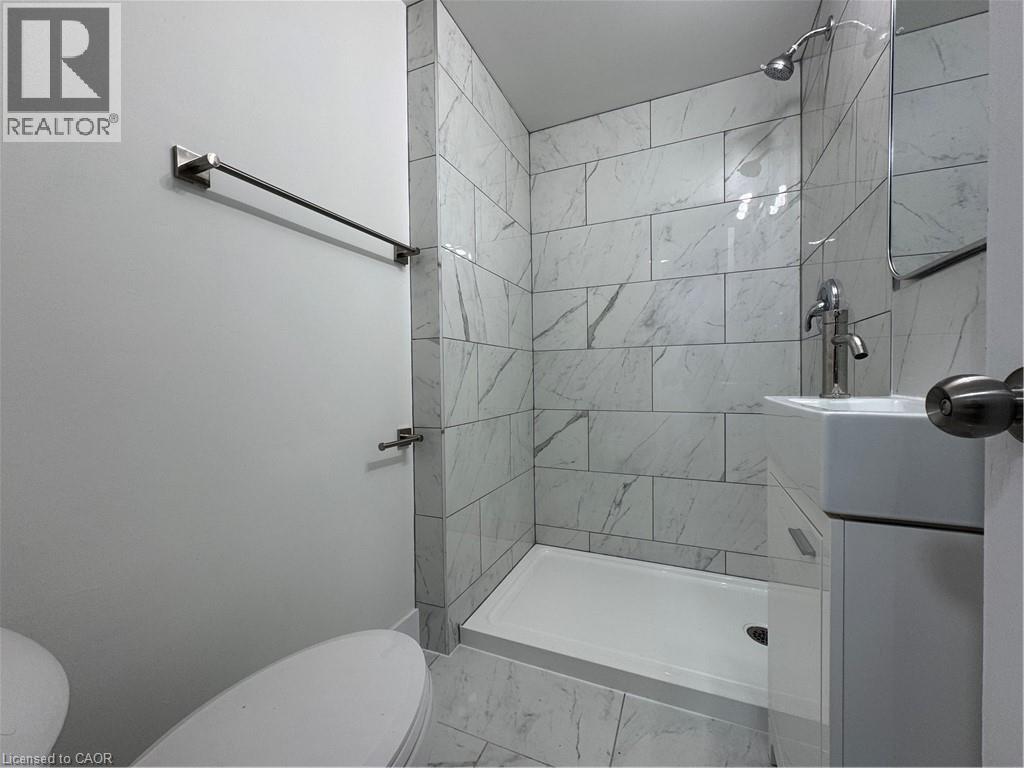 12 Arrowhead Place Unit# Lower, Kitchener, Ontario  N2P 1C2 - Photo 3 - 40821775