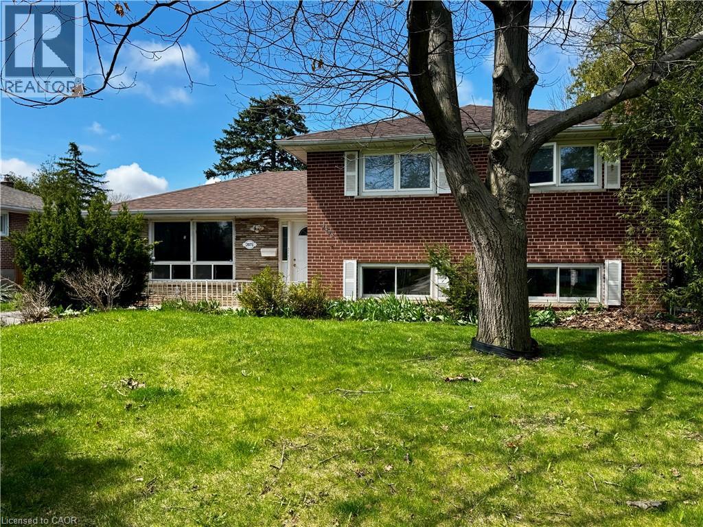 2075 SEABROOK Drive, Oakville, Ontario