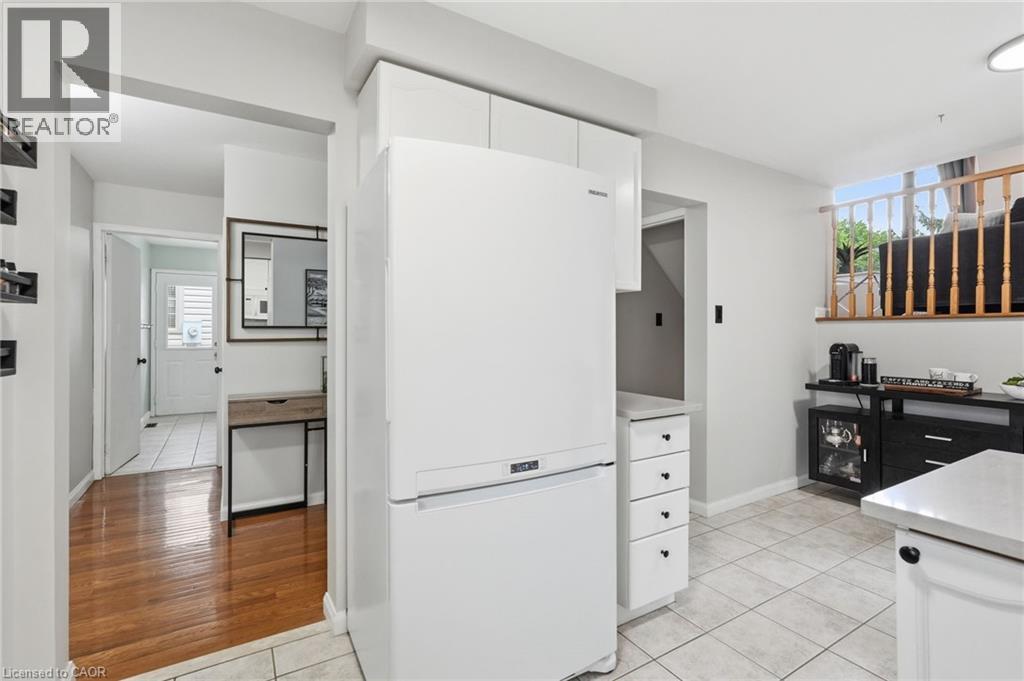 6 Woodcroft Crescent, Waterdown, Ontario  L8B 0H1 - Photo 9 - 40821816