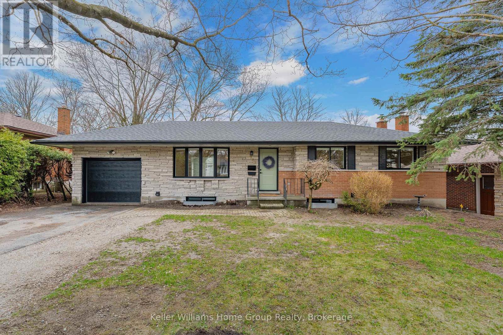 MAIN LEVEL - 535 ELGIN STREET, Centre Wellington, Ontario