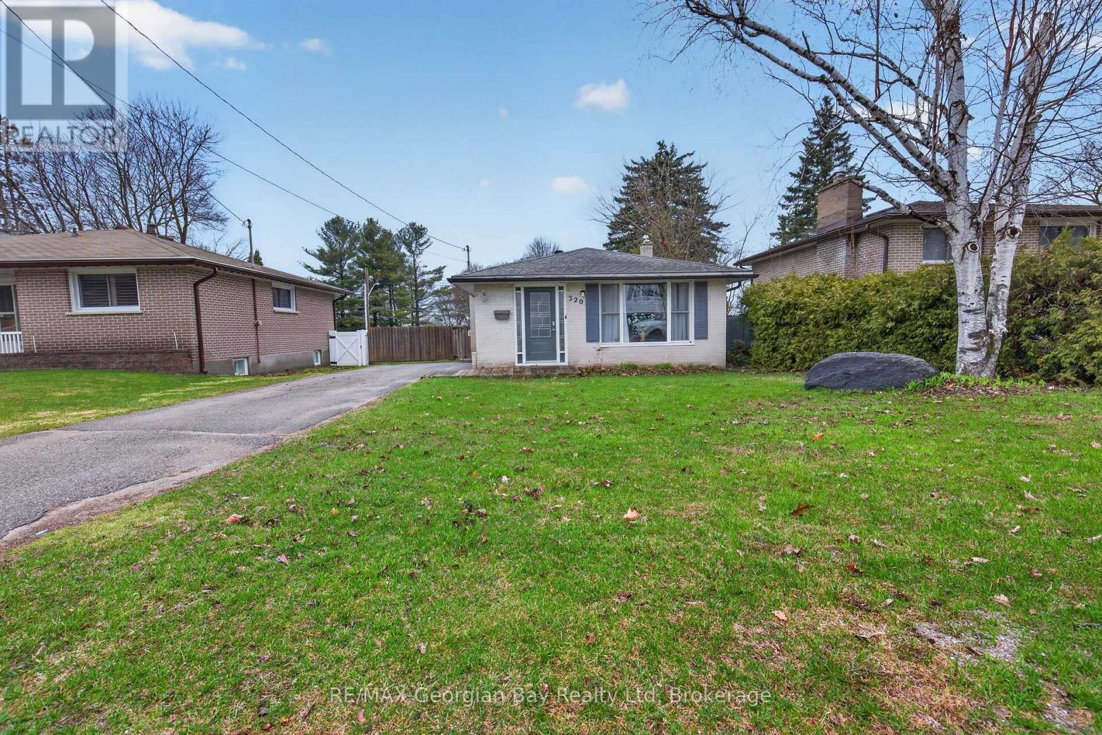 320 SCOTT STREET, Midland, Ontario