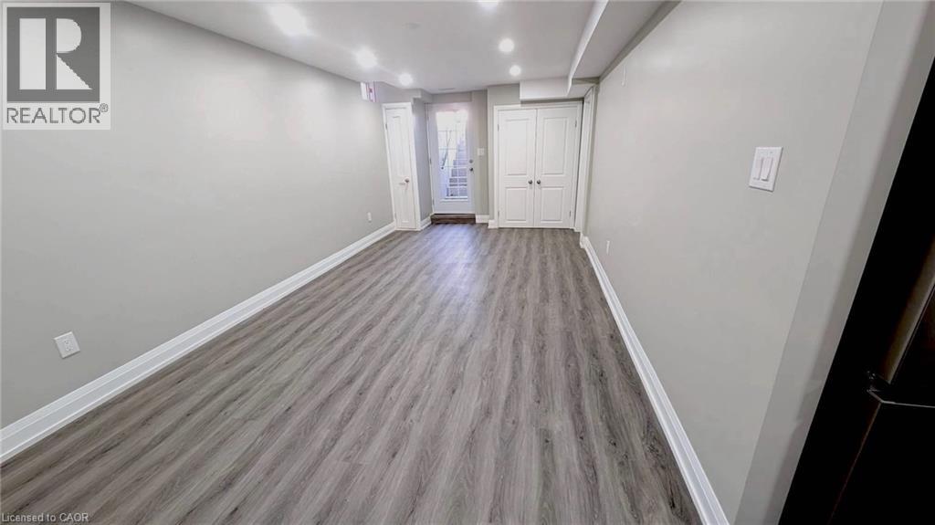 100 BRIDGEPORT Crescent Unit# Lower Level, Hamilton, Ontario