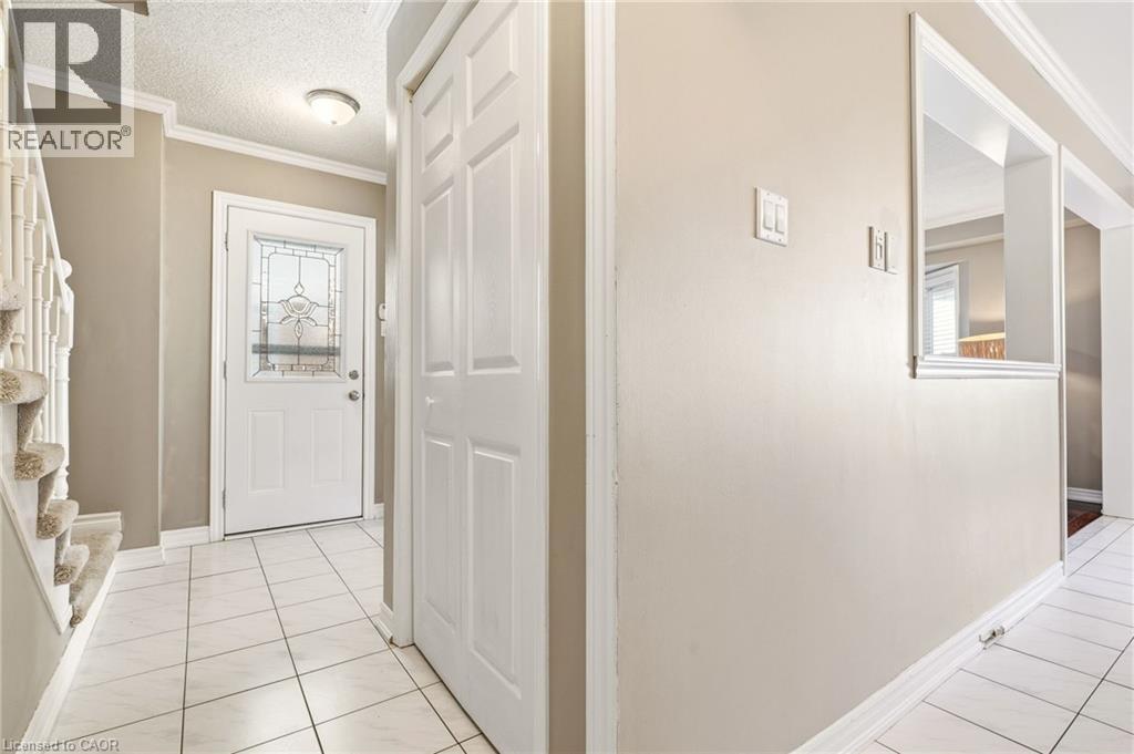 95 Thornlodge Drive, Waterdown, Ontario  L8B 0L9 - Photo 3 - 40822297