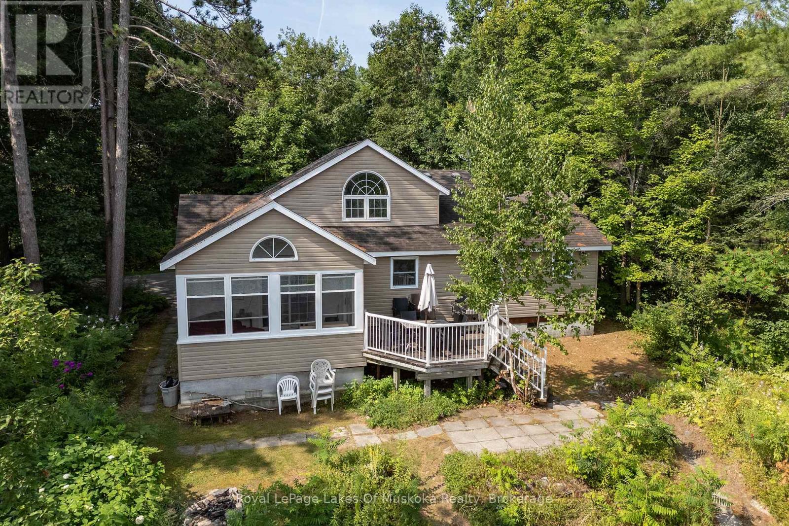 49 PINETREE ROAD, Gravenhurst, Ontario