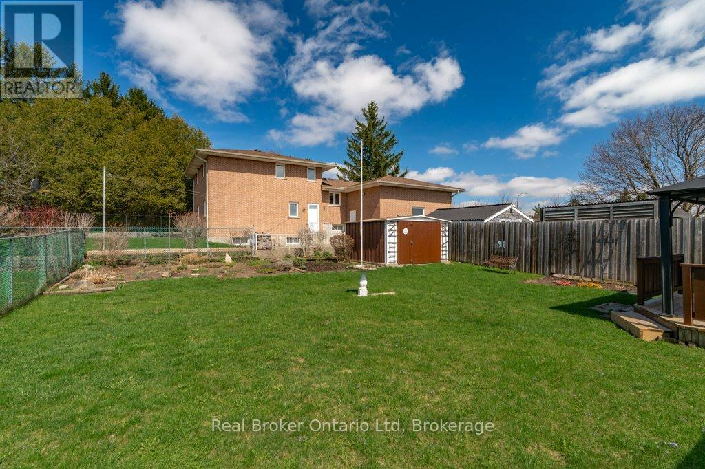 68 Settlers Drive, Kitchener, Ontario  N2E 2L8 - Photo 29 - X13020242