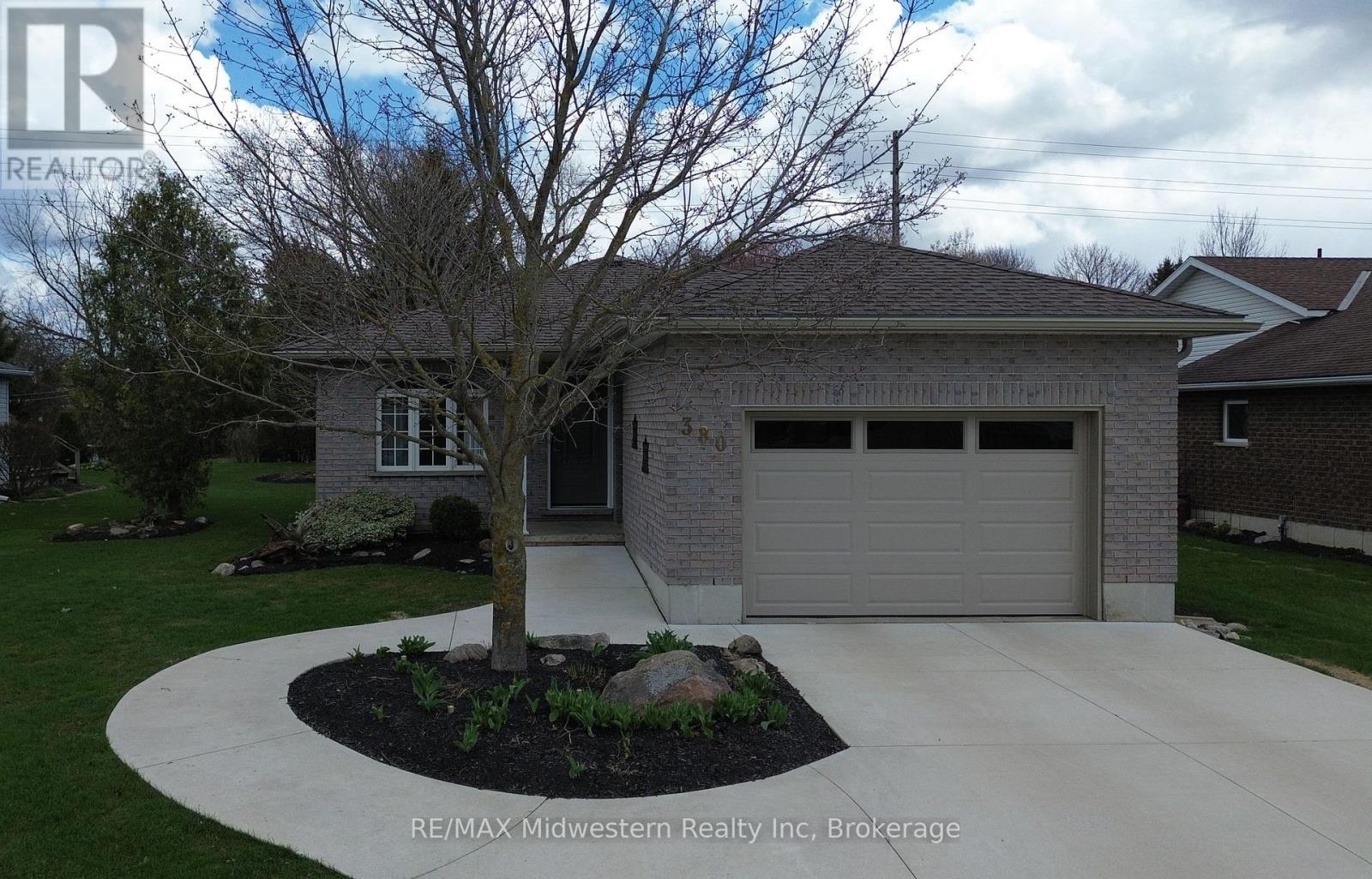 380 HAVELOCK AVENUE S, North Perth, Ontario