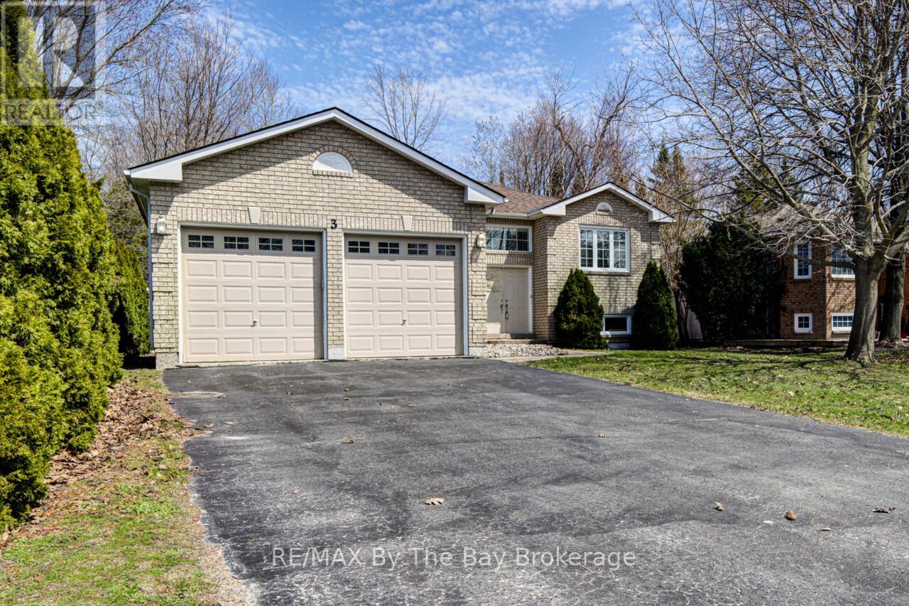3 EVERGREEN CRESCENT, Wasaga Beach, Ontario
