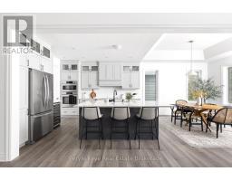 30 DYER CRESCENT, Bracebridge, Ontario