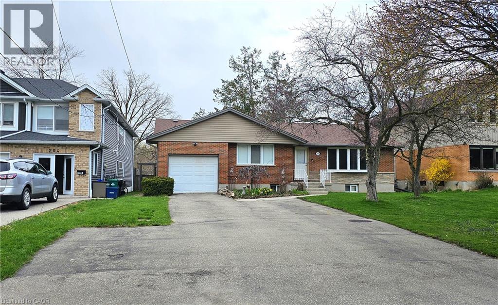 208 MONTGOMERY Road Unit# UPPER, Kitchener, Ontario