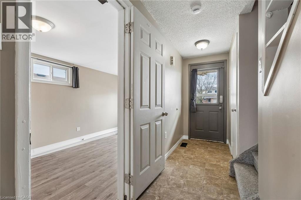 62 Corbett Drive, Barrie, Ontario  L4M 5V2 - Photo 3 - 40820385