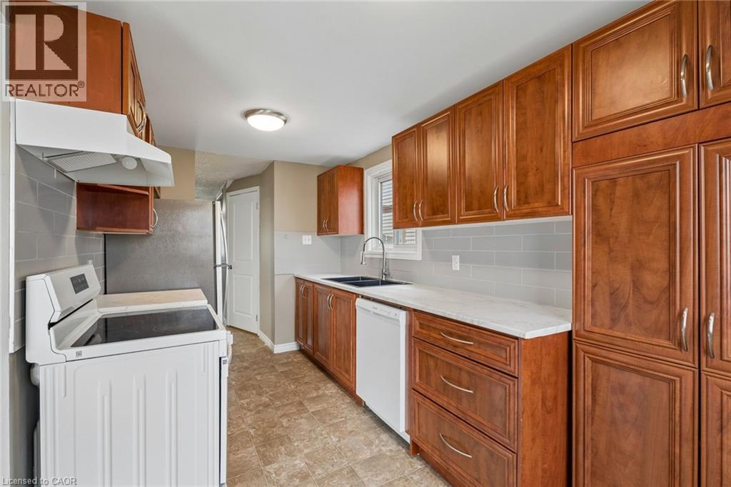 62 Corbett Drive, Barrie, Ontario  L4M 5V2 - Photo 8 - 40820385