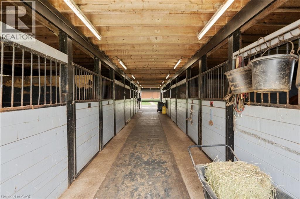 2223 Hall Road, Binbrook, Ontario  L0R 1C0 - Photo 35 - 40823003