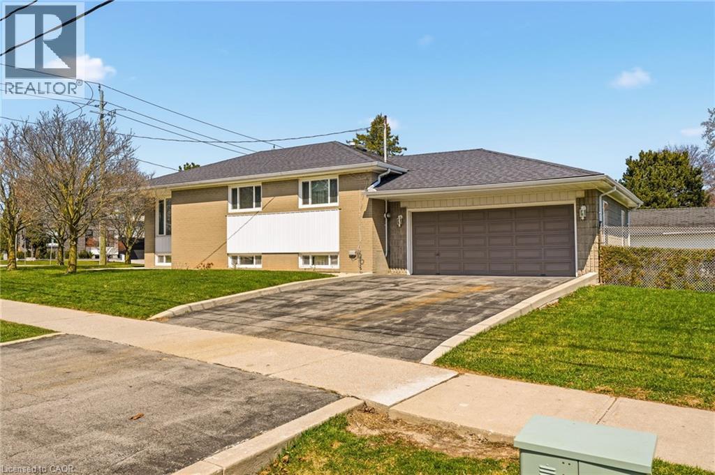 491 WARMINSTER Drive, Oakville, Ontario