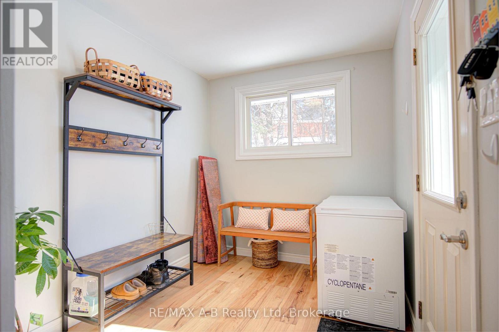 19 Linton Place, Kitchener, Ontario  N2B 2K1 - Photo 22 - X13027398