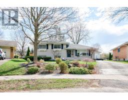 19 LINTON PLACE, Kitchener, Ontario