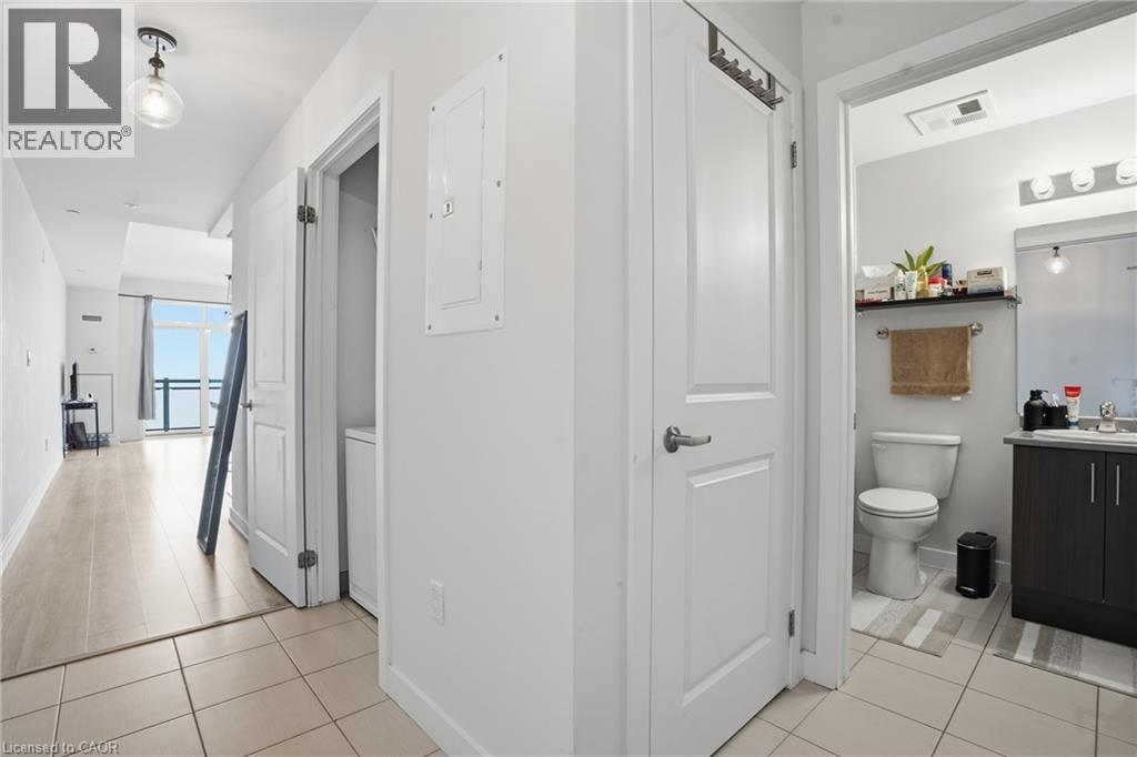 35 Southshore Crescent Unit# 330, Hamilton, Ontario  L8E 0J2 - Photo 2 - 40823259