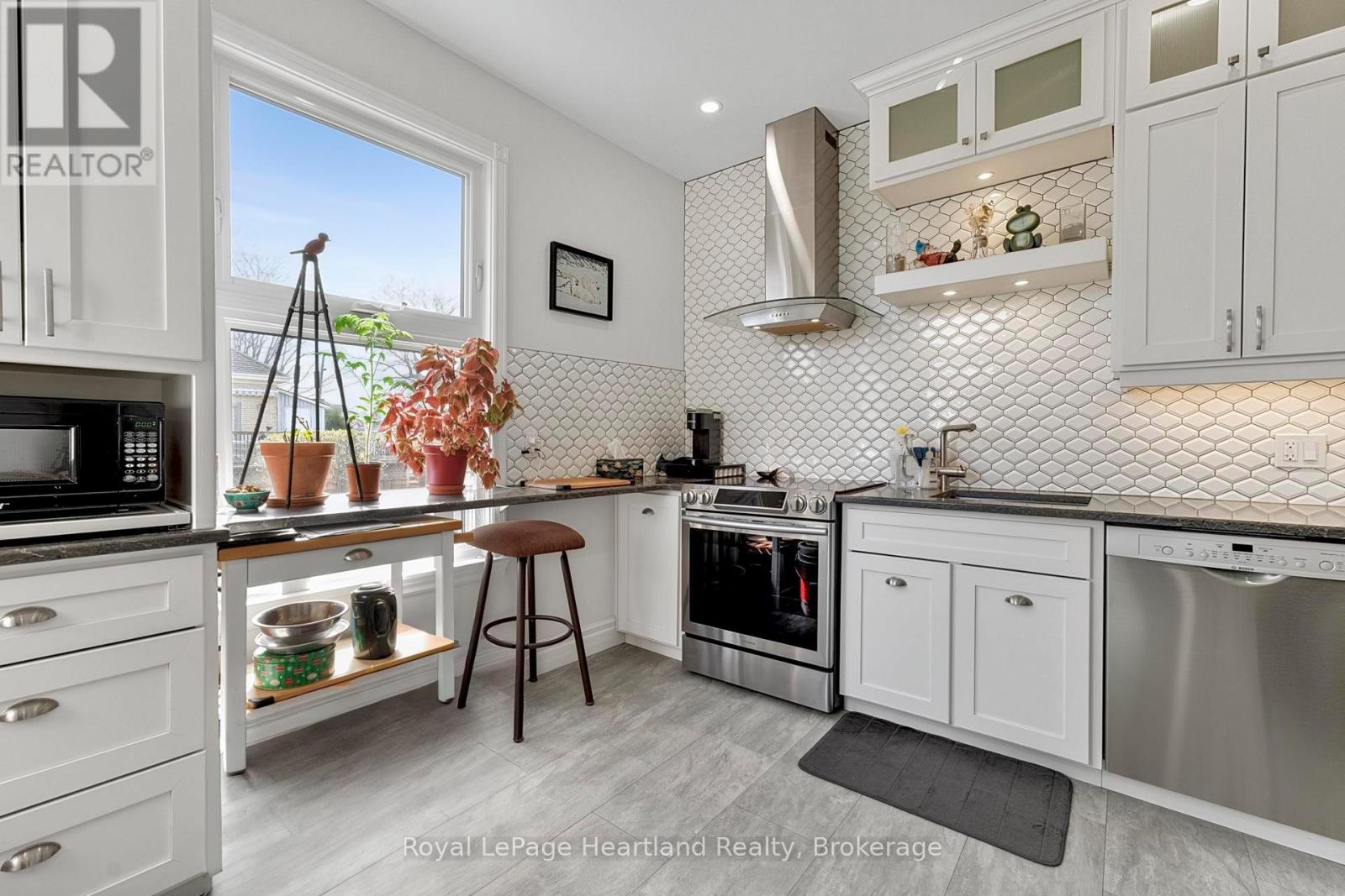 67 Elgin Avenue W, Goderich, Ontario  N7A 2E1 - Photo 11 - X13031420