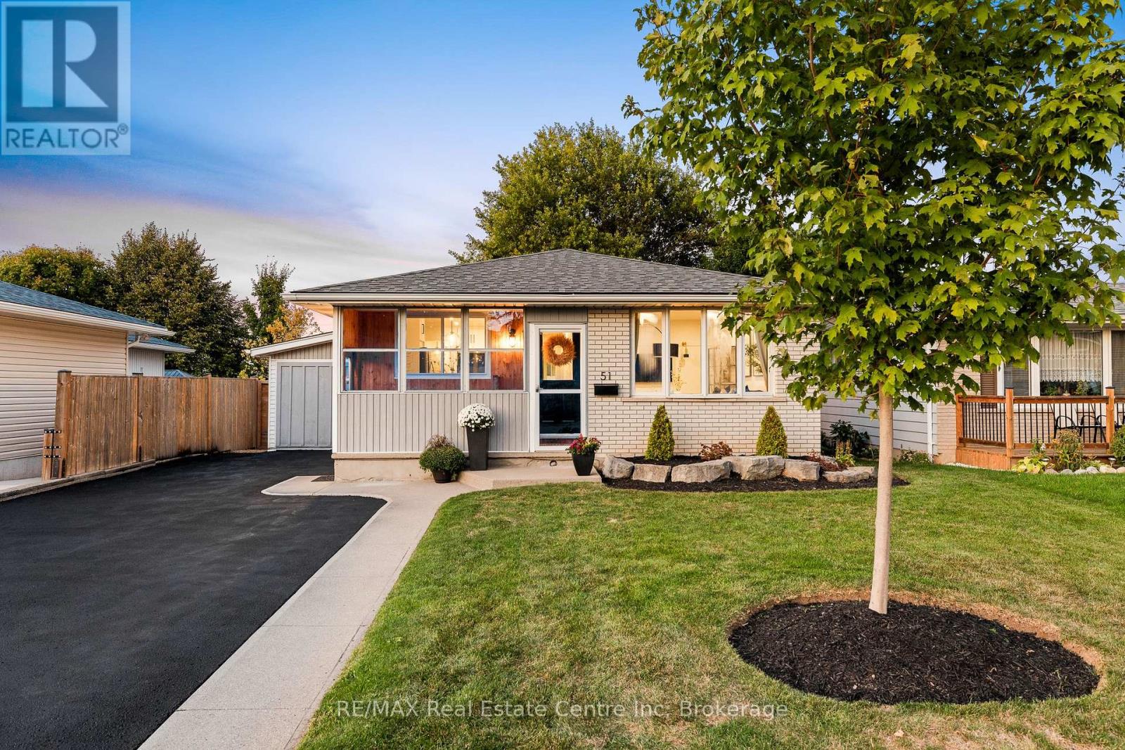 51 MUSKOKA DRIVE, Guelph, Ontario