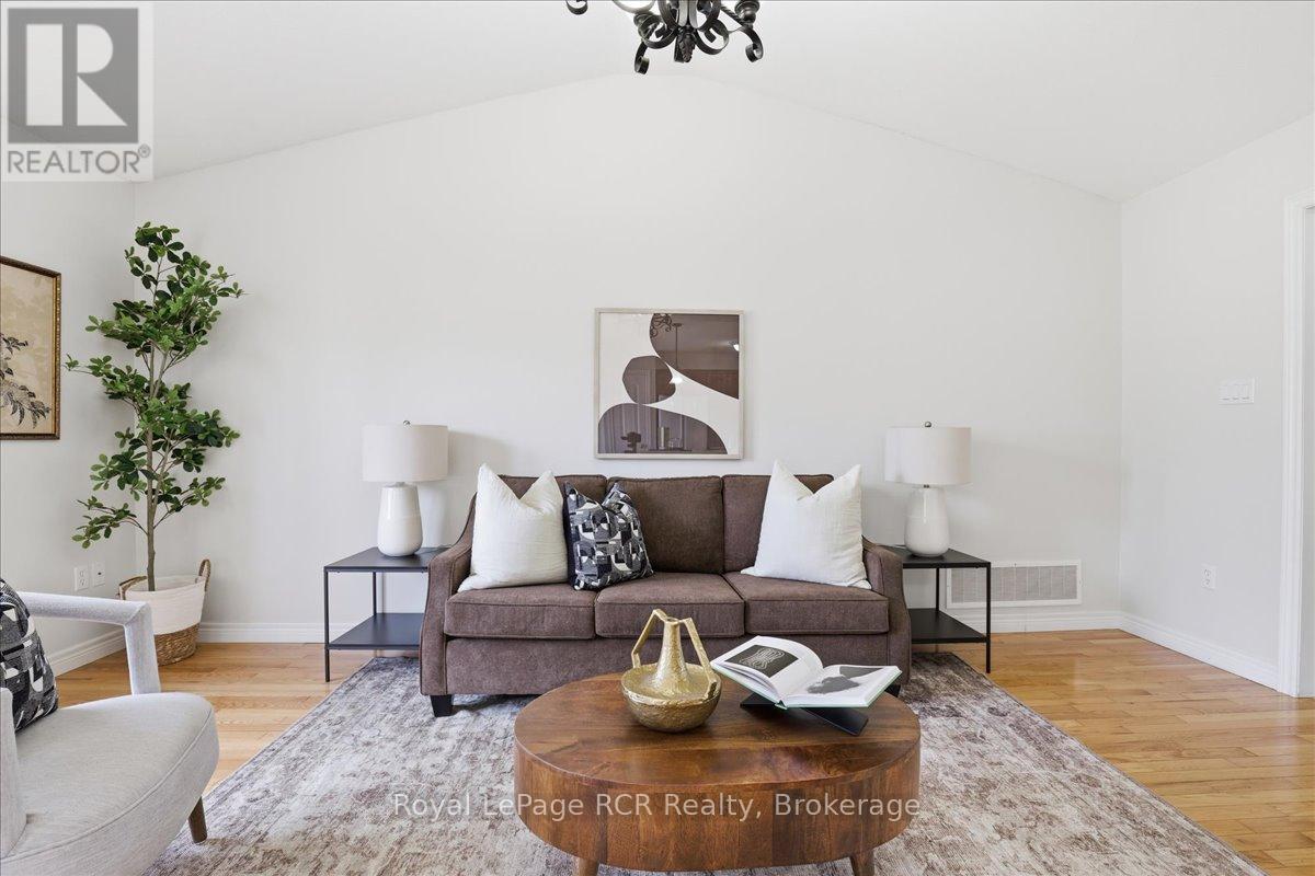 14 Parkside Street, Mapleton, Ontario  N0G 1B0 - Photo 10 - X13032496