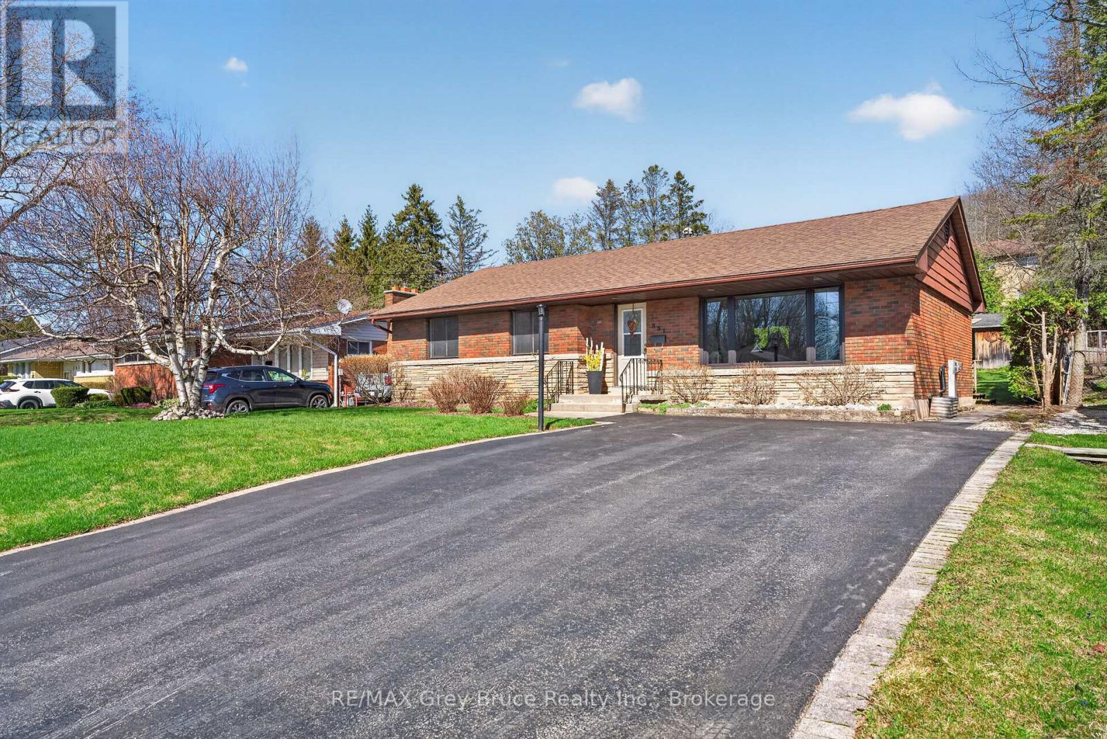 331 8th Avenue E, Owen Sound, Ontario  N4K 3A3 - Photo 2 - X13032716