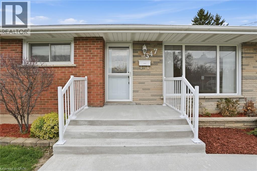 347 Hixon Road, Hamilton, Ontario  L8K 2C8 - Photo 5 - 40823220