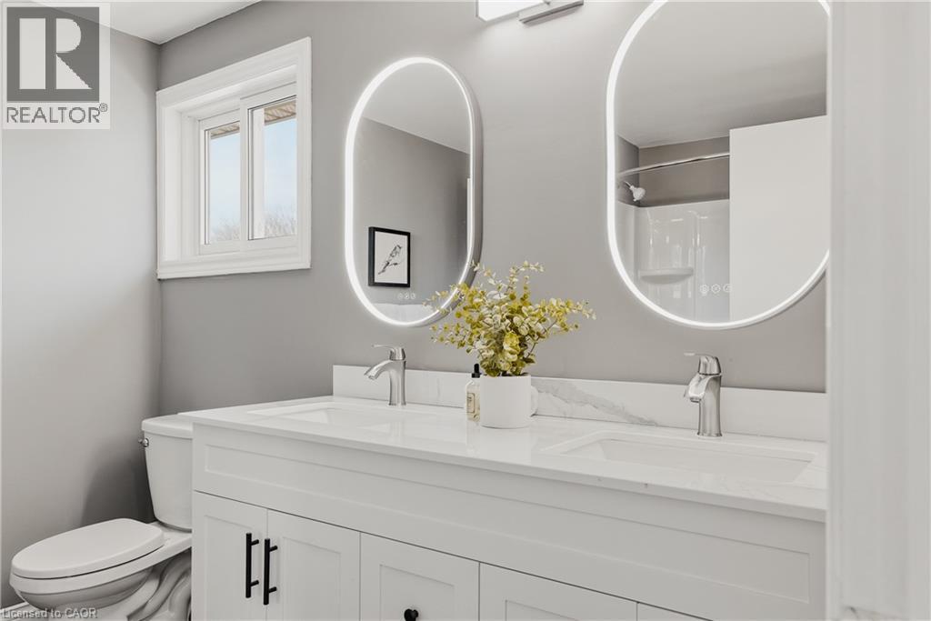 143 St Jerome Crescent, Kitchener, Ontario  N2C 2K9 - Photo 5 - 40821028