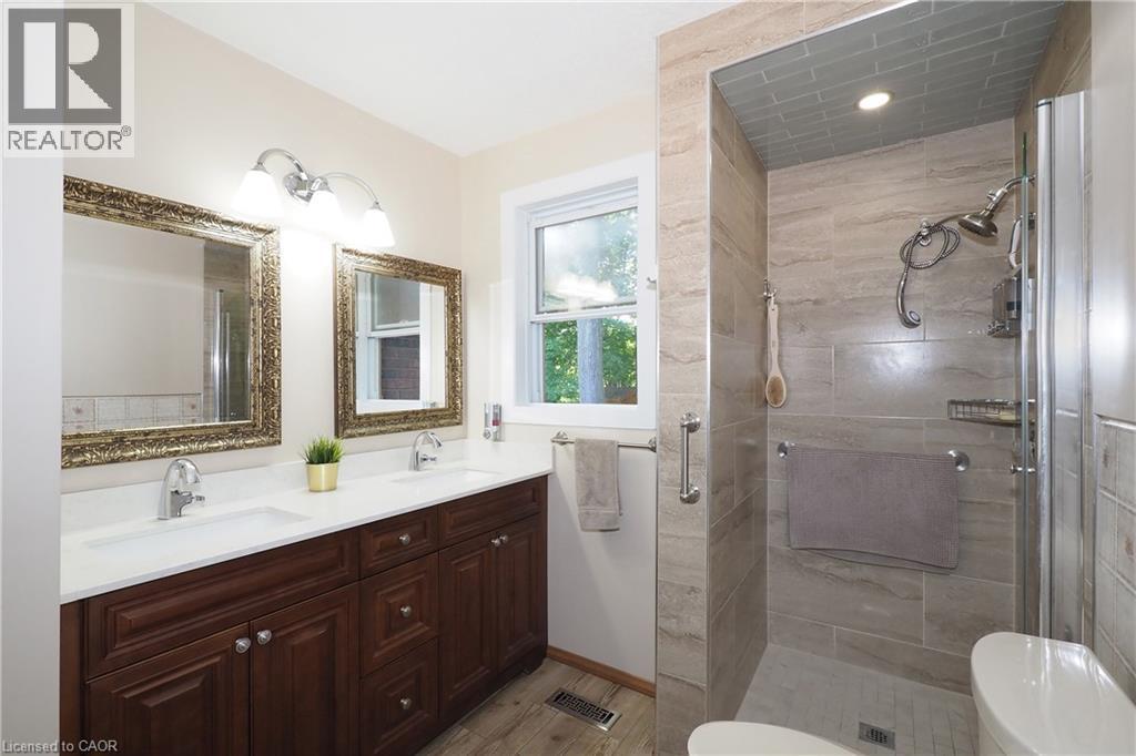 185 Southwood Drive, Kitchener, Ontario  N2E 2B2 - Photo 14 - 40863239